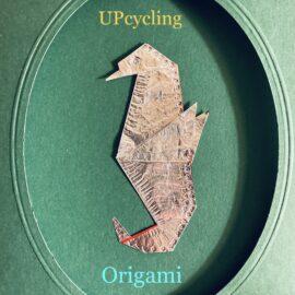 Origami Falttechnik als Upcycling Weihnachtsgeschenkpapier