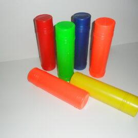 Material-des-Monats-August-Plastzylinder-in-verschiedenen-Farben